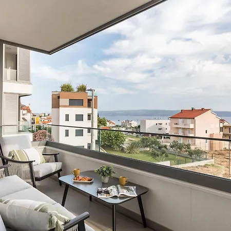 Villa In Split Near The Adriatic Coast Podstrana