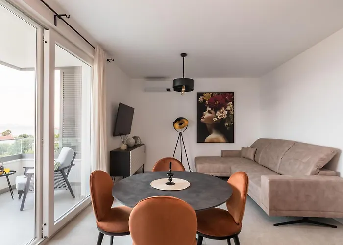 In Split Near The Adriatic Coast * 포드스트라나