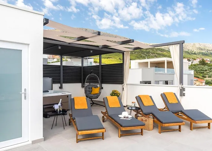 빌라 In Split Near The Adriatic Coast